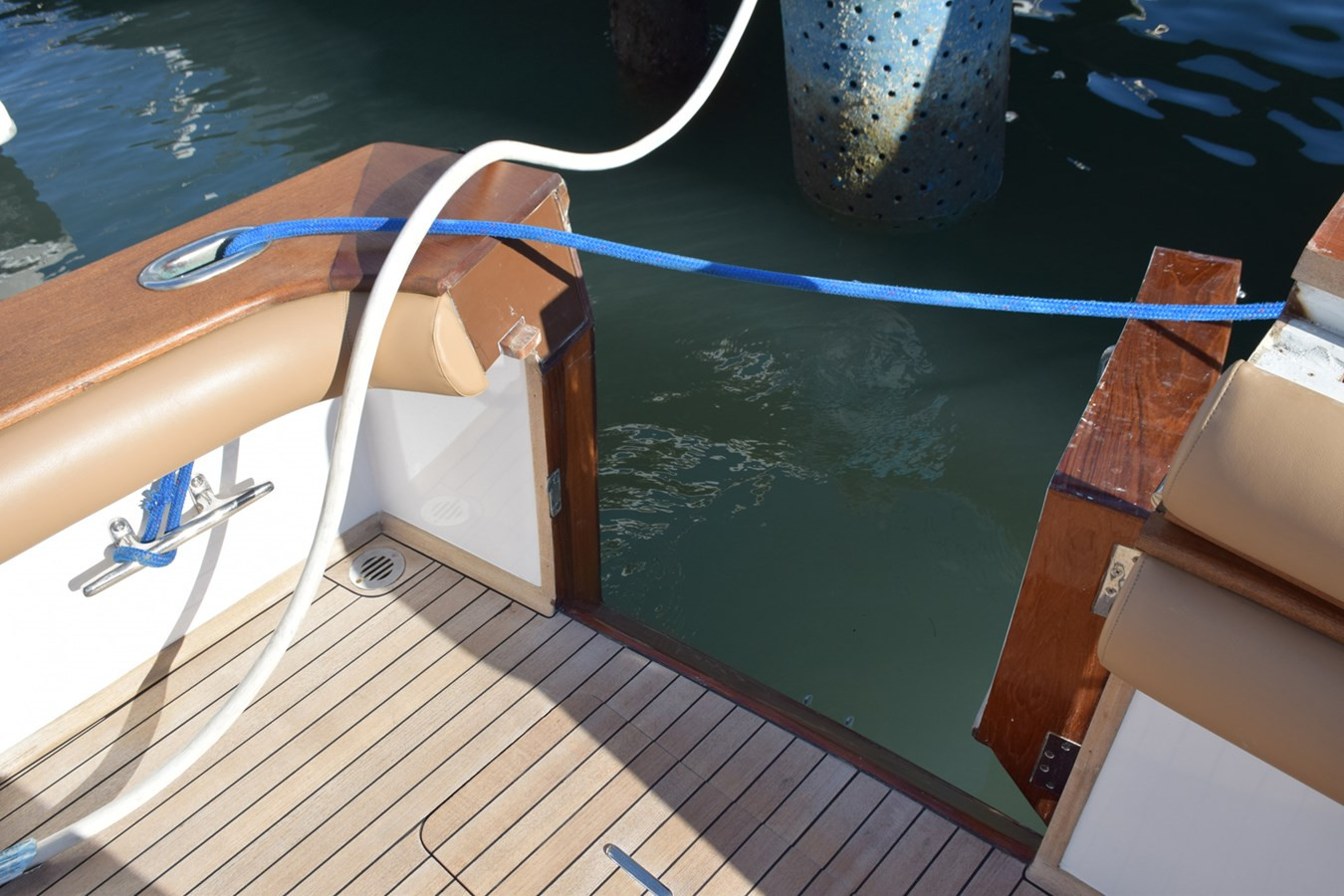 https://arconyachts.ams3.digitaloceanspaces.com/166858/conversions/large_3833316-optimize.jpg
