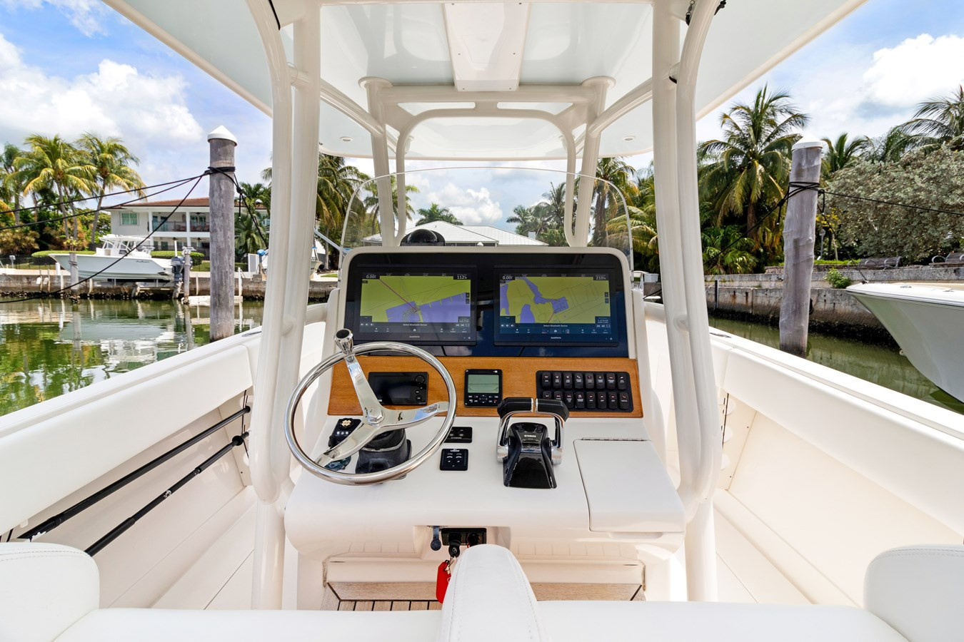 https://arconyachts.ams3.digitaloceanspaces.com/166990/conversions/large_3993819-optimize.jpg