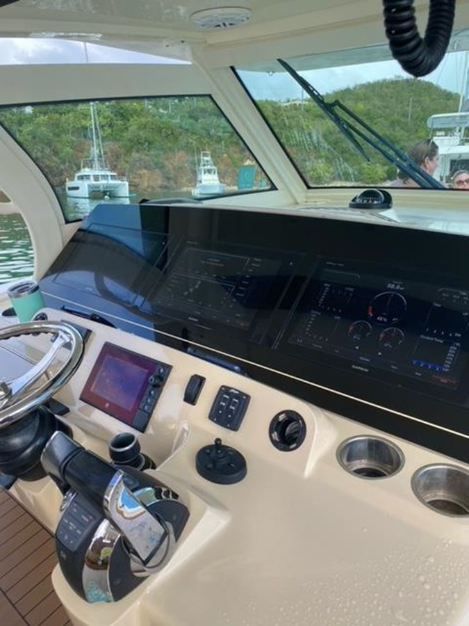 https://arconyachts.ams3.digitaloceanspaces.com/167022/conversions/large_4161539-optimize.jpg