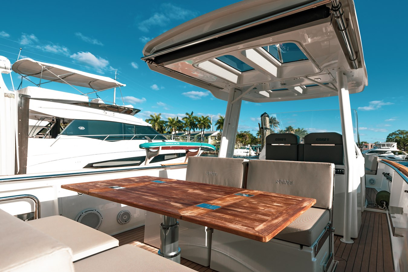 https://arconyachts.ams3.digitaloceanspaces.com/167069/conversions/large_4167579-optimize.jpg