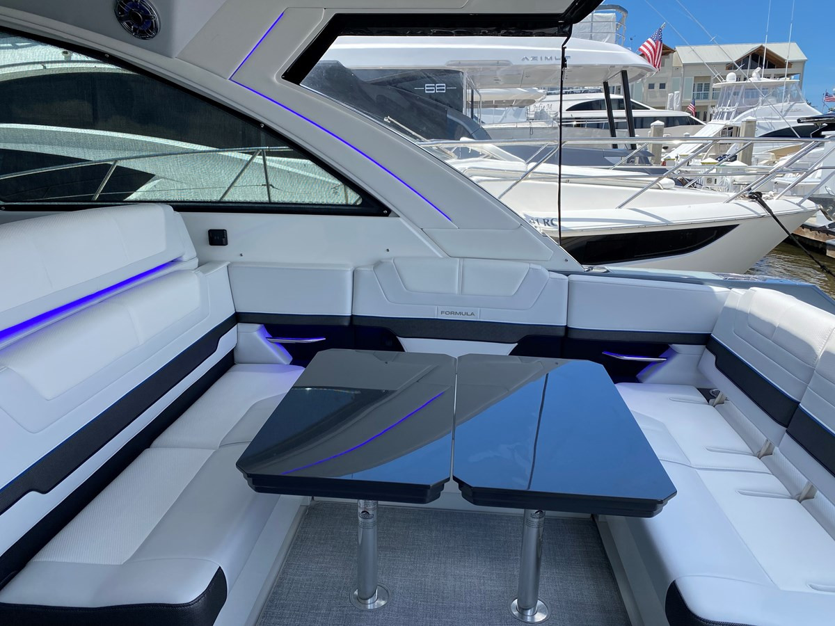 https://arconyachts.ams3.digitaloceanspaces.com/167080/conversions/large_4156000-optimize.jpg
