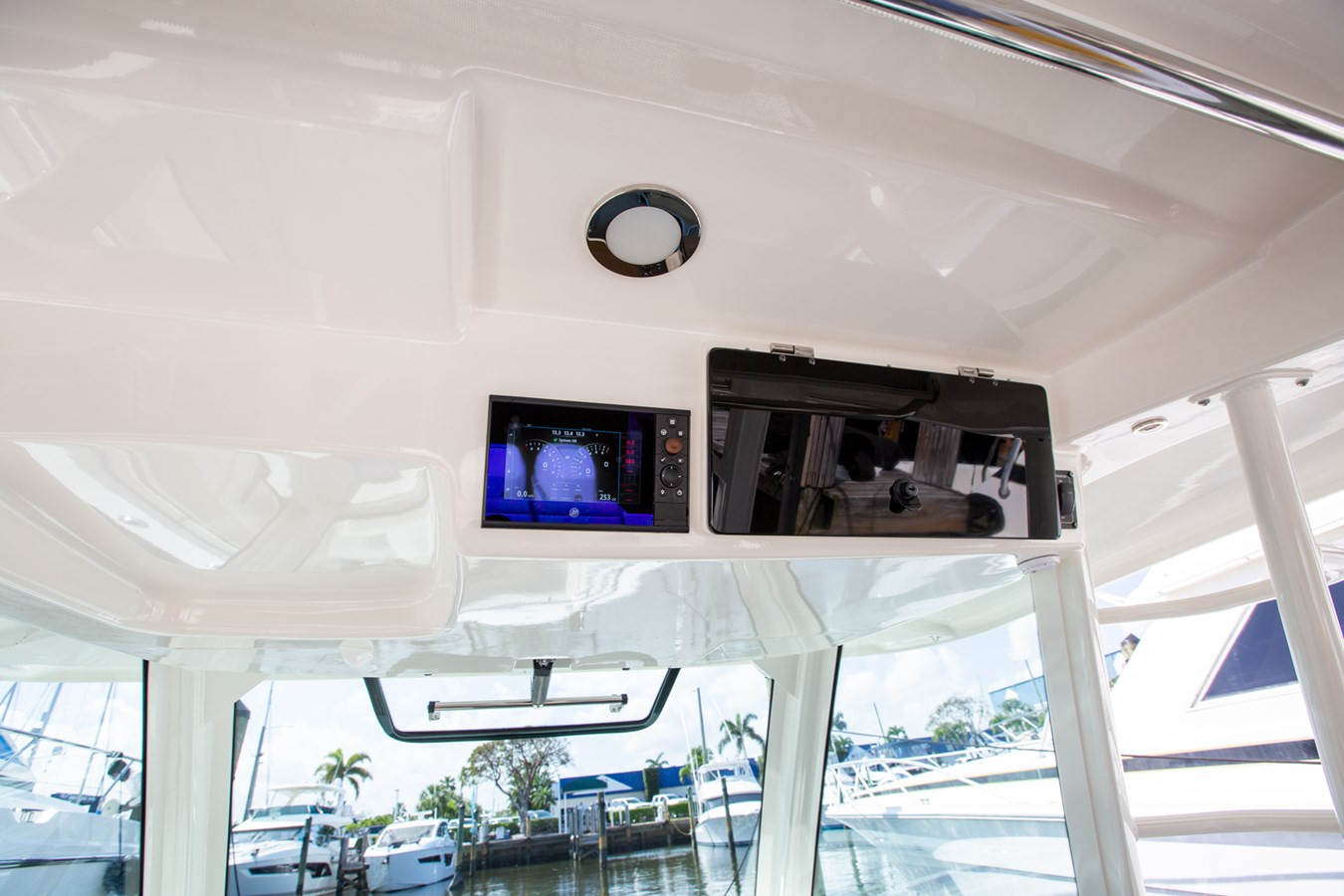 https://arconyachts.ams3.digitaloceanspaces.com/167087/conversions/large_4173053-optimize.jpg