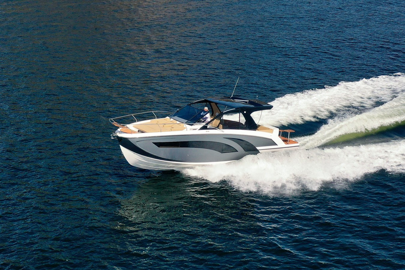 https://arconyachts.ams3.digitaloceanspaces.com/167133/conversions/large_4196761-optimize.jpg