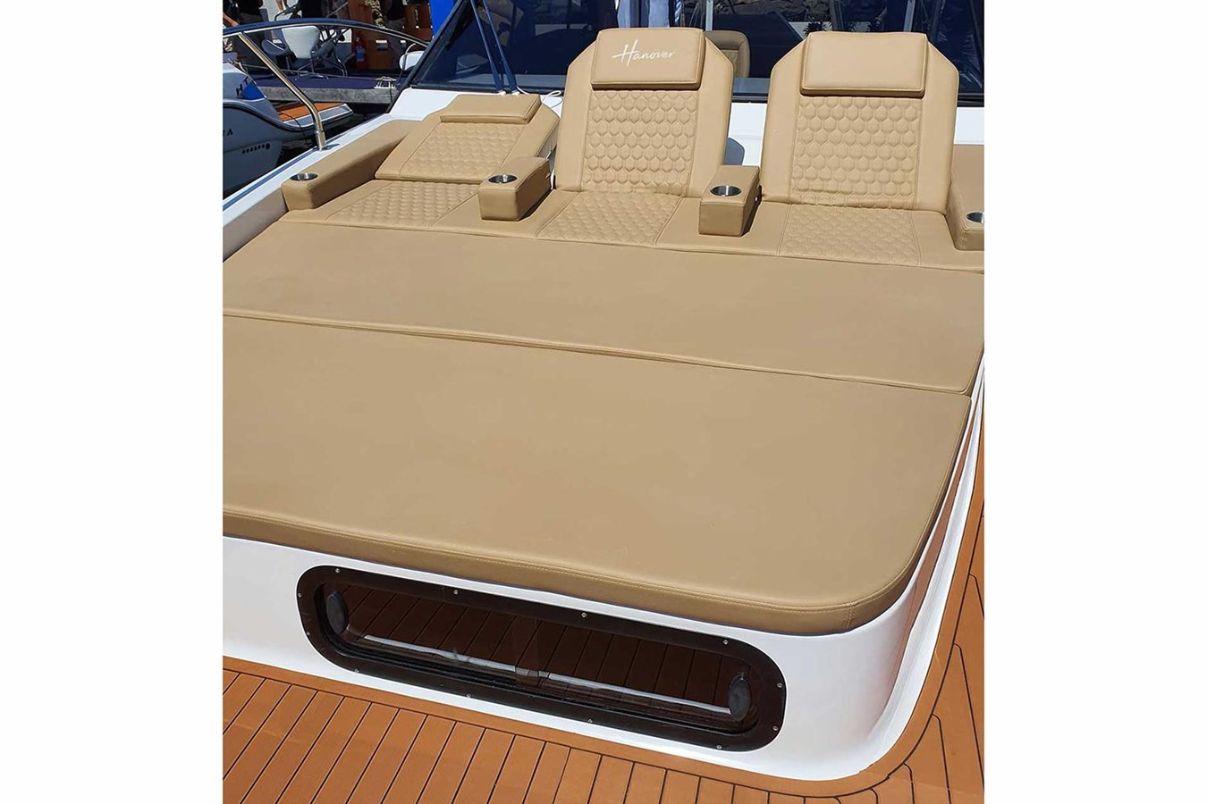 https://arconyachts.ams3.digitaloceanspaces.com/167145/conversions/large_4196765-optimize.jpg