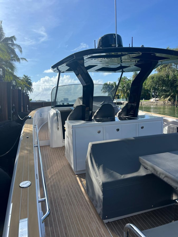 https://arconyachts.ams3.digitaloceanspaces.com/167157/conversions/large_4244590-optimize.jpg