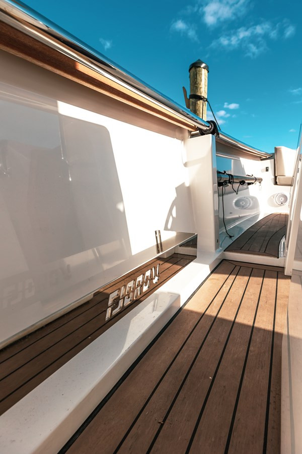 https://arconyachts.ams3.digitaloceanspaces.com/167172/conversions/large_4167618-optimize.jpg