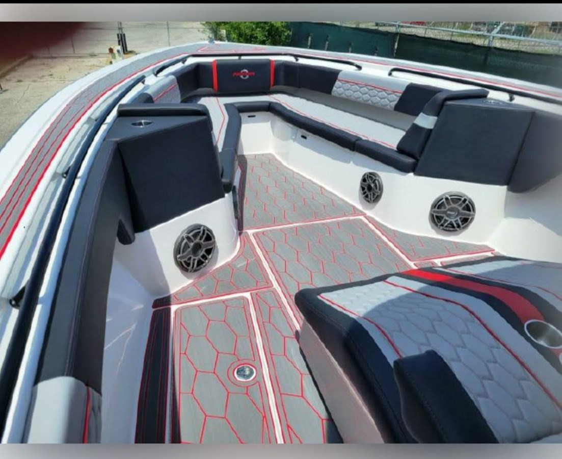https://arconyachts.ams3.digitaloceanspaces.com/167191/conversions/large_4251685-optimize.jpg