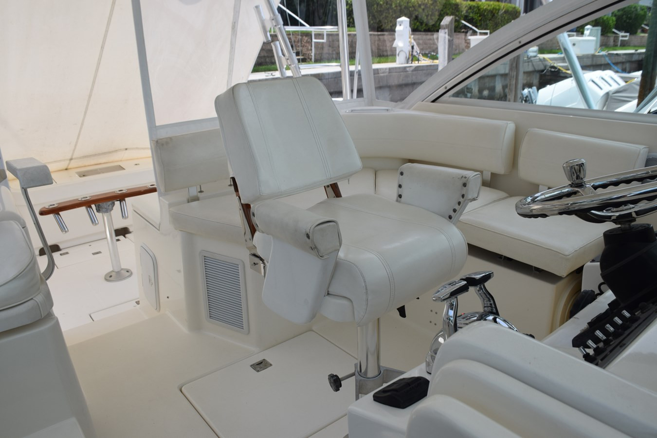 https://arconyachts.ams3.digitaloceanspaces.com/167230/conversions/large_4277276-optimize.jpg
