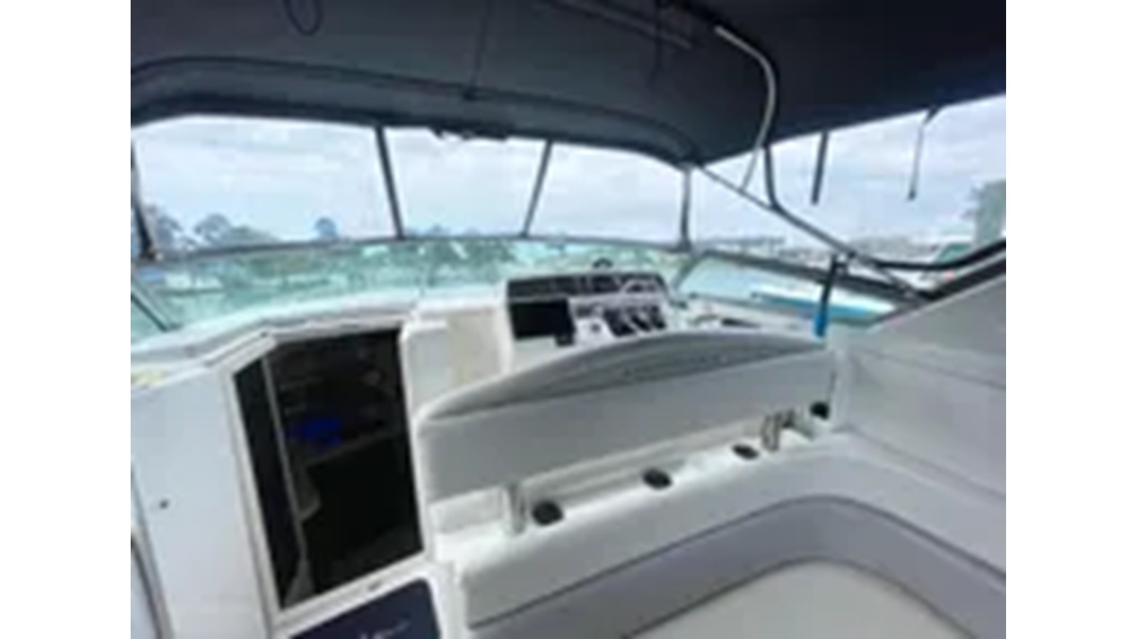https://arconyachts.ams3.digitaloceanspaces.com/167258/conversions/large_4301791-optimize.jpg