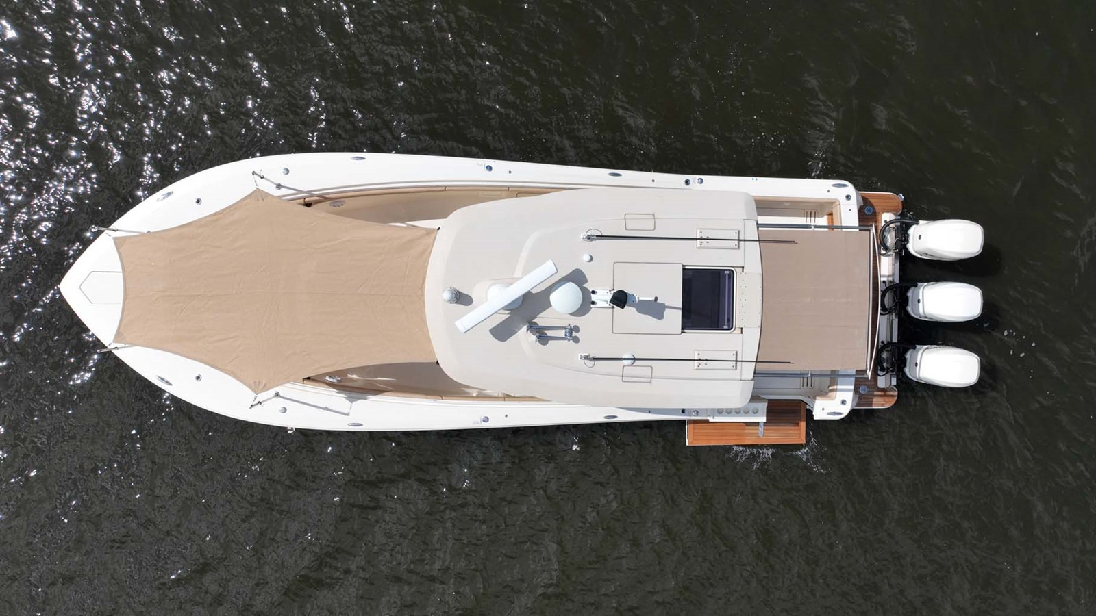 https://arconyachts.ams3.digitaloceanspaces.com/167377/conversions/large_4502832-optimize.jpg