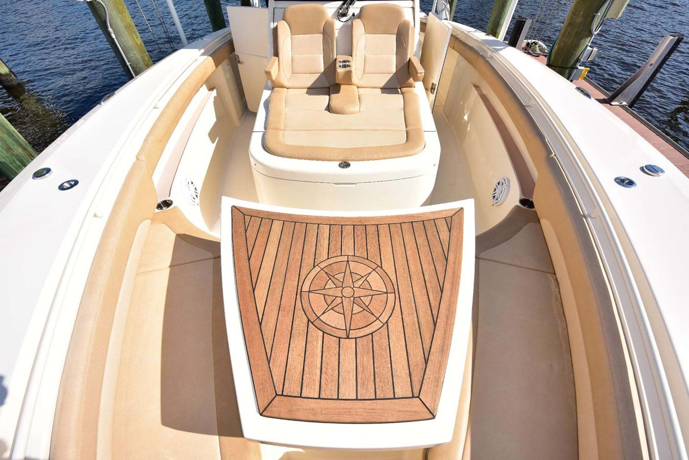 https://arconyachts.ams3.digitaloceanspaces.com/167398/conversions/large_4502839-optimize.jpg