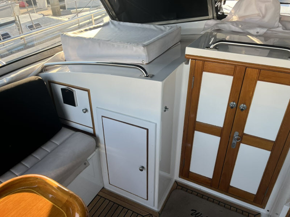 https://arconyachts.ams3.digitaloceanspaces.com/167418/conversions/large_4497067-optimize.jpg