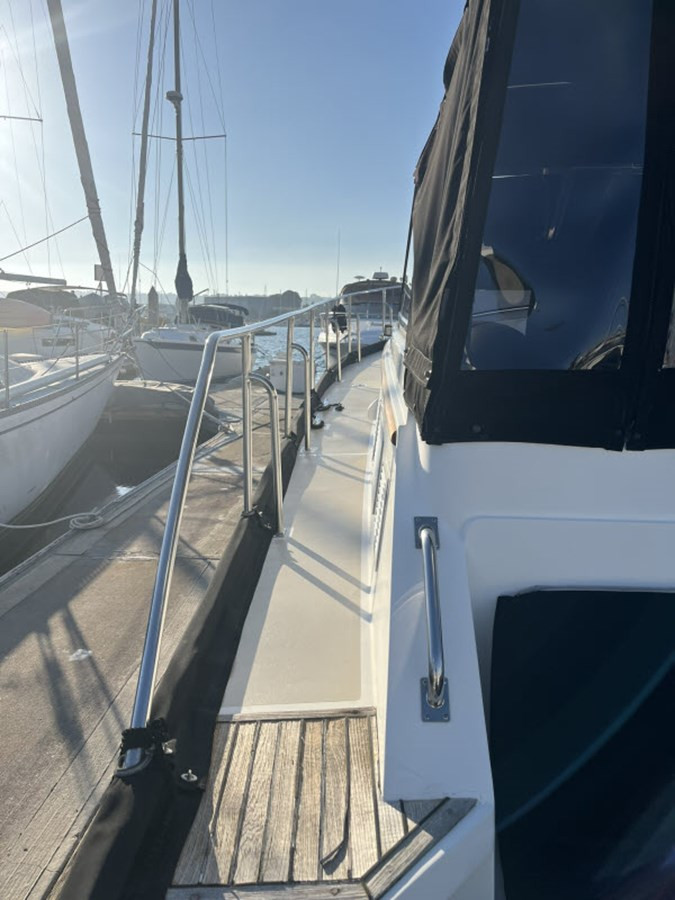 https://arconyachts.ams3.digitaloceanspaces.com/167439/conversions/large_4497075-optimize.jpg