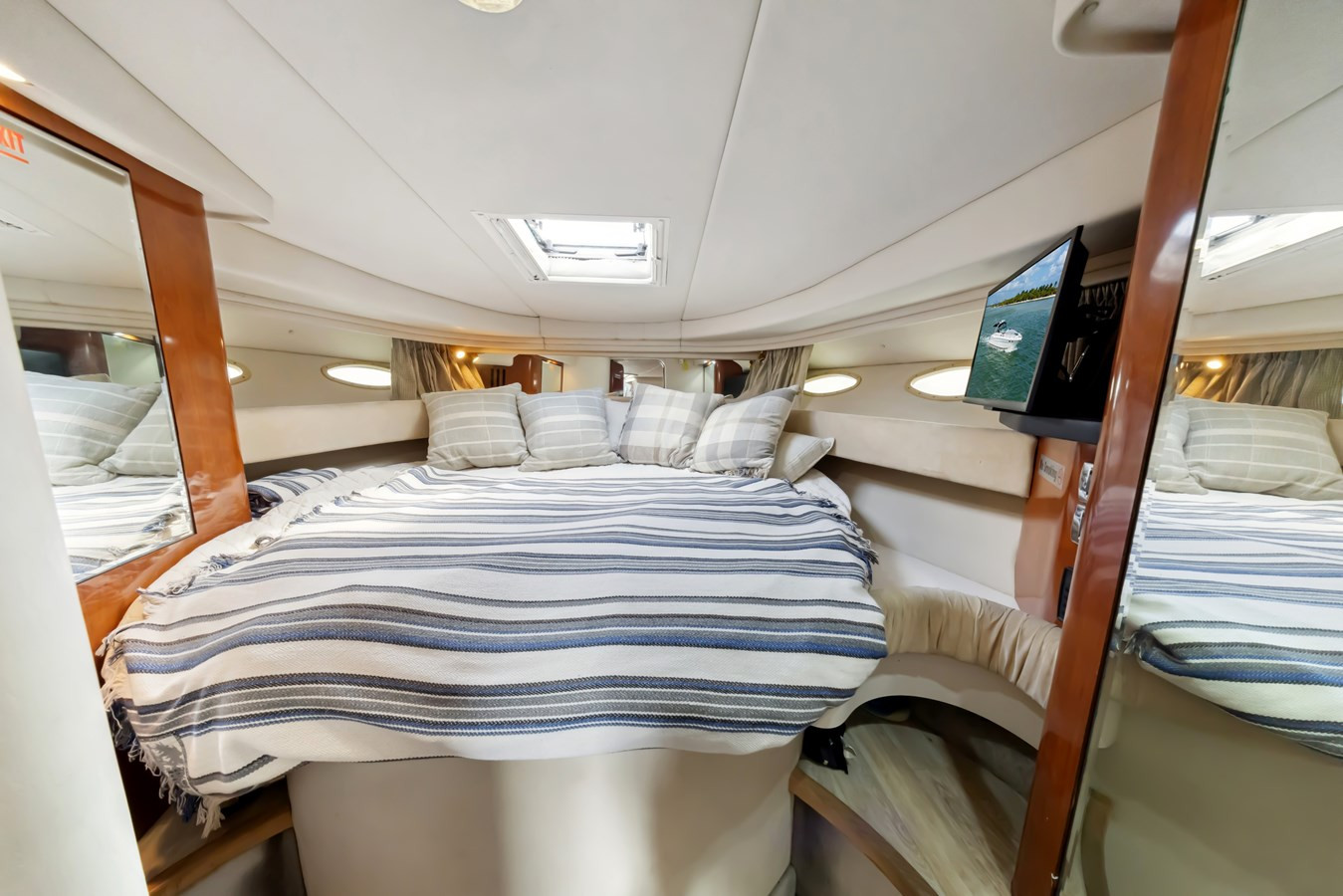 https://arconyachts.ams3.digitaloceanspaces.com/167530/conversions/large_4609625-optimize.jpg