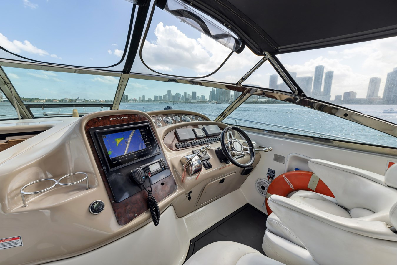 https://arconyachts.ams3.digitaloceanspaces.com/167585/conversions/large_4609643-optimize.jpg
