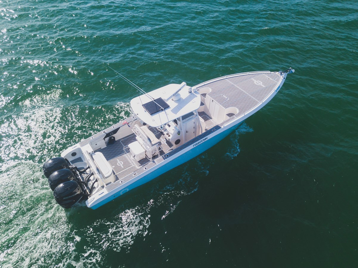 https://arconyachts.ams3.digitaloceanspaces.com/167589/conversions/large_4578910-optimize.jpg