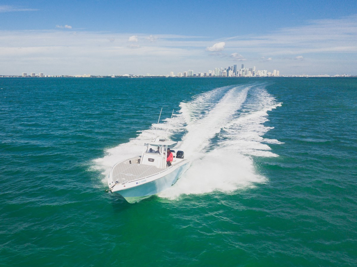 https://arconyachts.ams3.digitaloceanspaces.com/167614/conversions/large_4578919-optimize.jpg