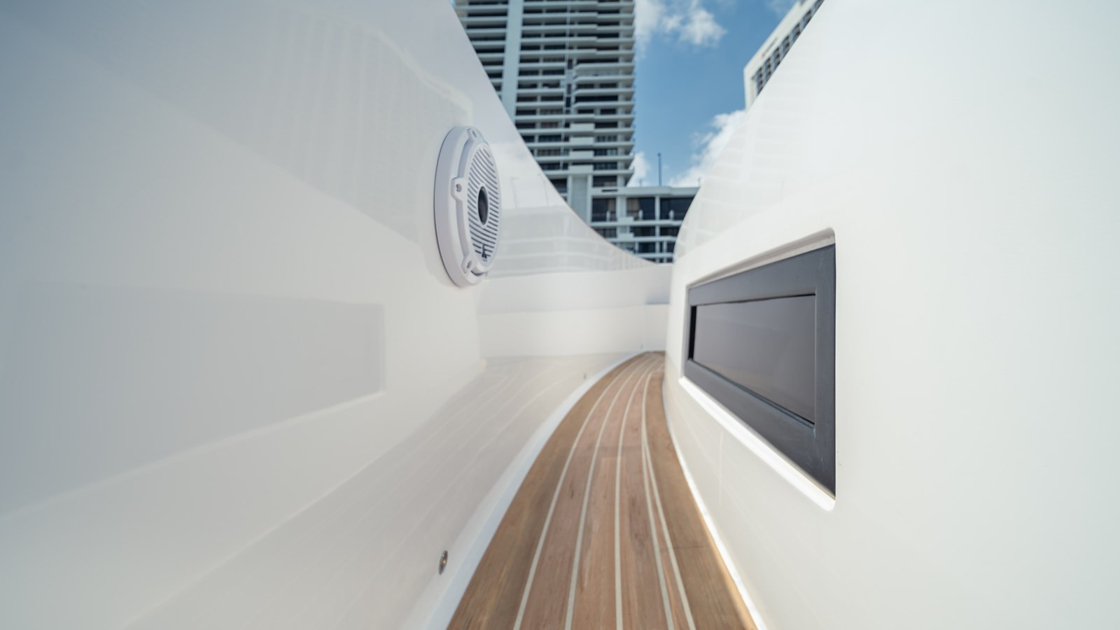 https://arconyachts.ams3.digitaloceanspaces.com/167726/conversions/large_4612762-optimize.jpg