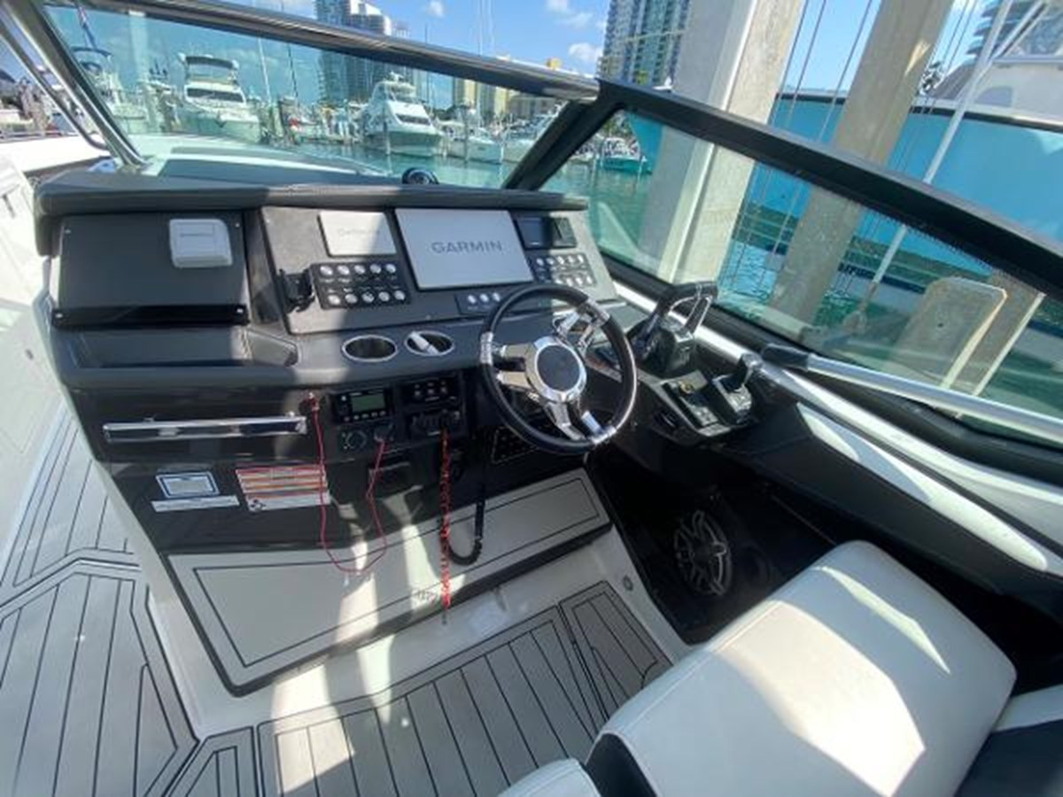 https://arconyachts.ams3.digitaloceanspaces.com/167803/conversions/large_4657308-optimize.jpg