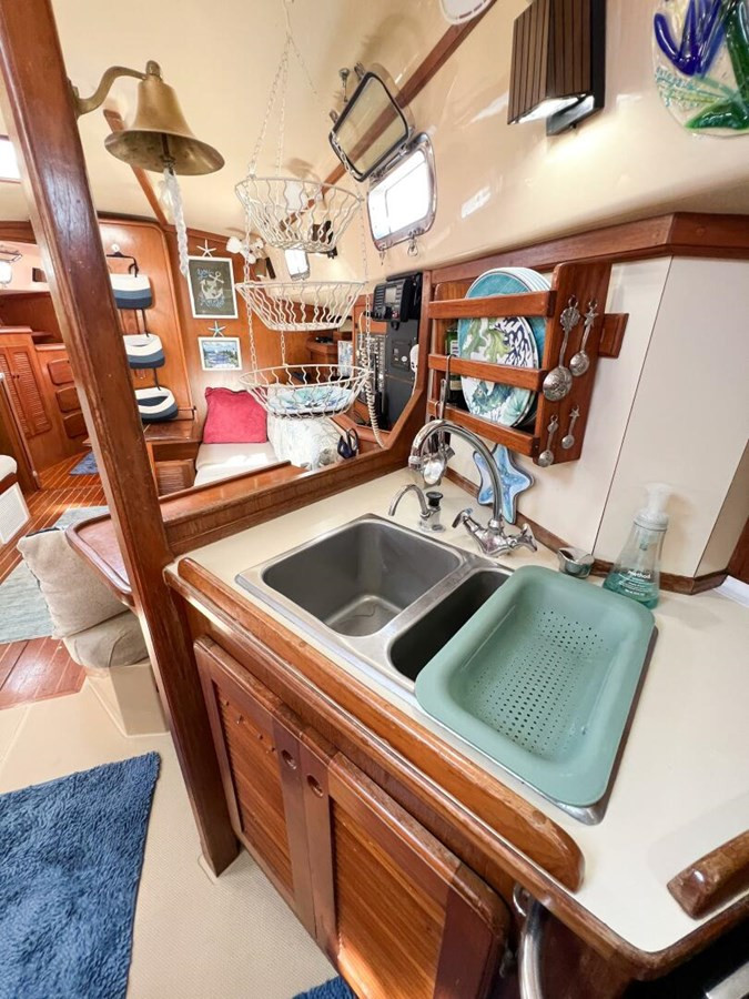https://arconyachts.ams3.digitaloceanspaces.com/167853/conversions/large_4634652-optimize.jpg