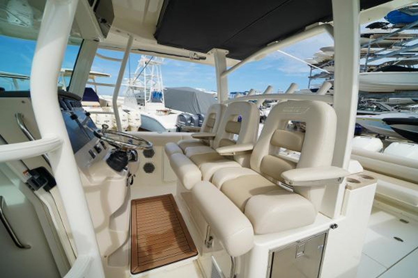 https://arconyachts.ams3.digitaloceanspaces.com/167866/conversions/large_4673993-optimize.jpg