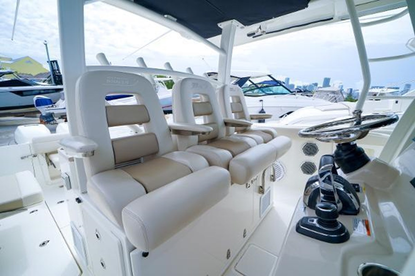 https://arconyachts.ams3.digitaloceanspaces.com/167893/conversions/large_4674003-optimize.jpg
