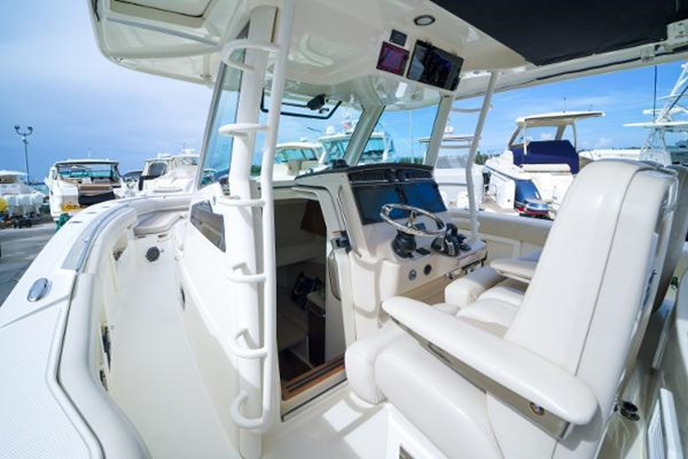 https://arconyachts.ams3.digitaloceanspaces.com/167902/conversions/large_4674006-optimize.jpg