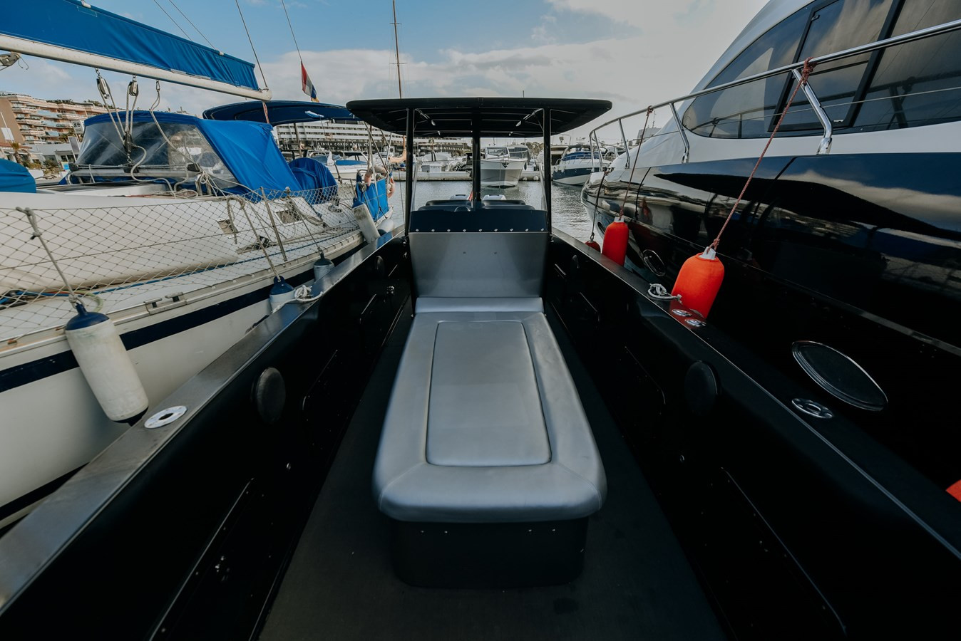 https://arconyachts.ams3.digitaloceanspaces.com/167971/conversions/large_3832850-optimize.jpg