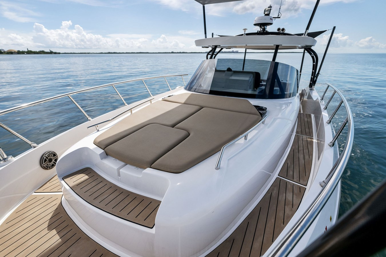 https://arconyachts.ams3.digitaloceanspaces.com/168019/conversions/large_3963302-optimize.jpg