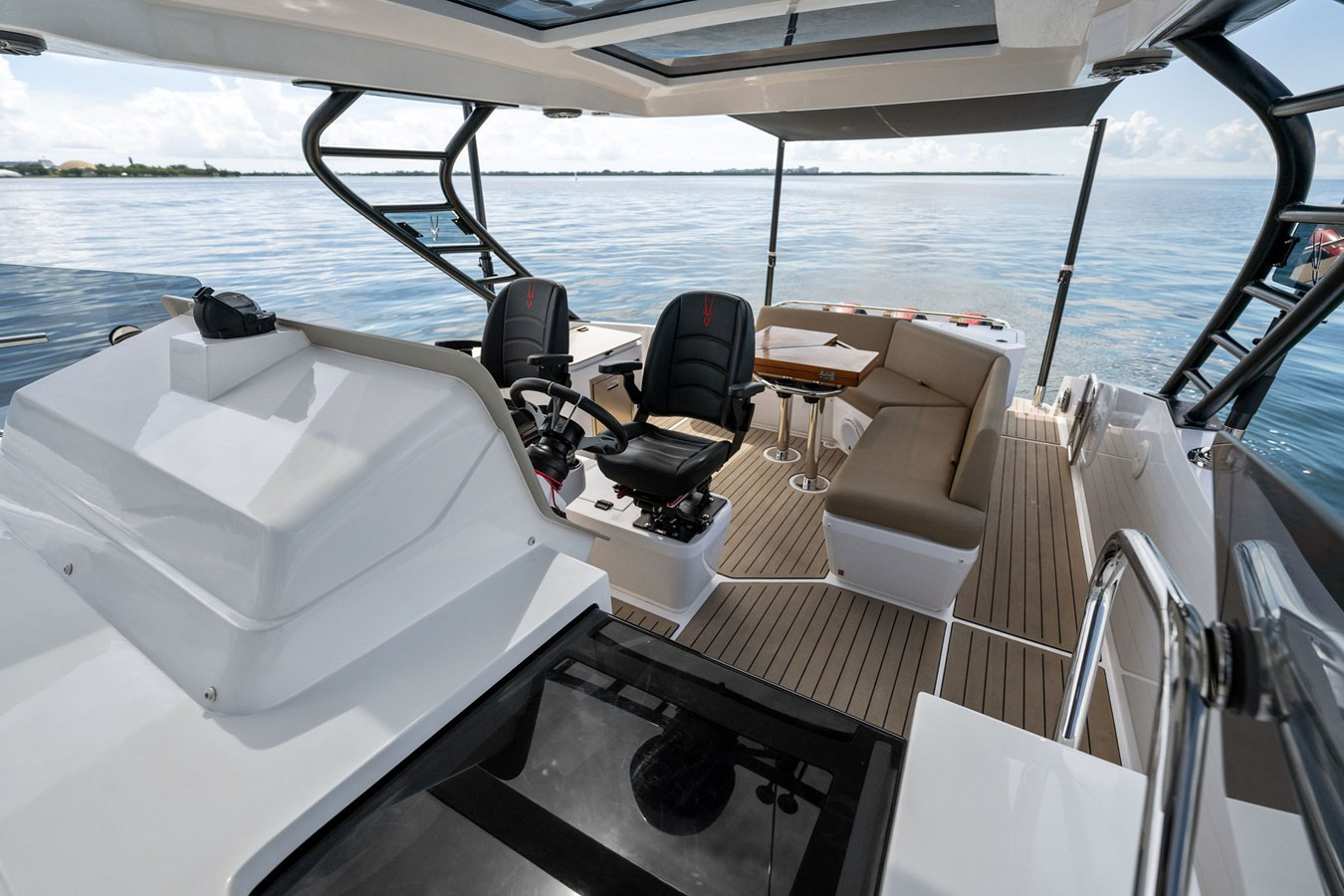 https://arconyachts.ams3.digitaloceanspaces.com/168034/conversions/large_3963307-optimize.jpg