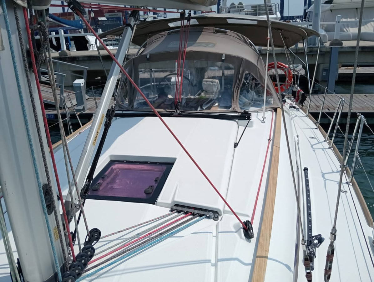 https://arconyachts.ams3.digitaloceanspaces.com/168047/conversions/large_4156025-optimize.jpg
