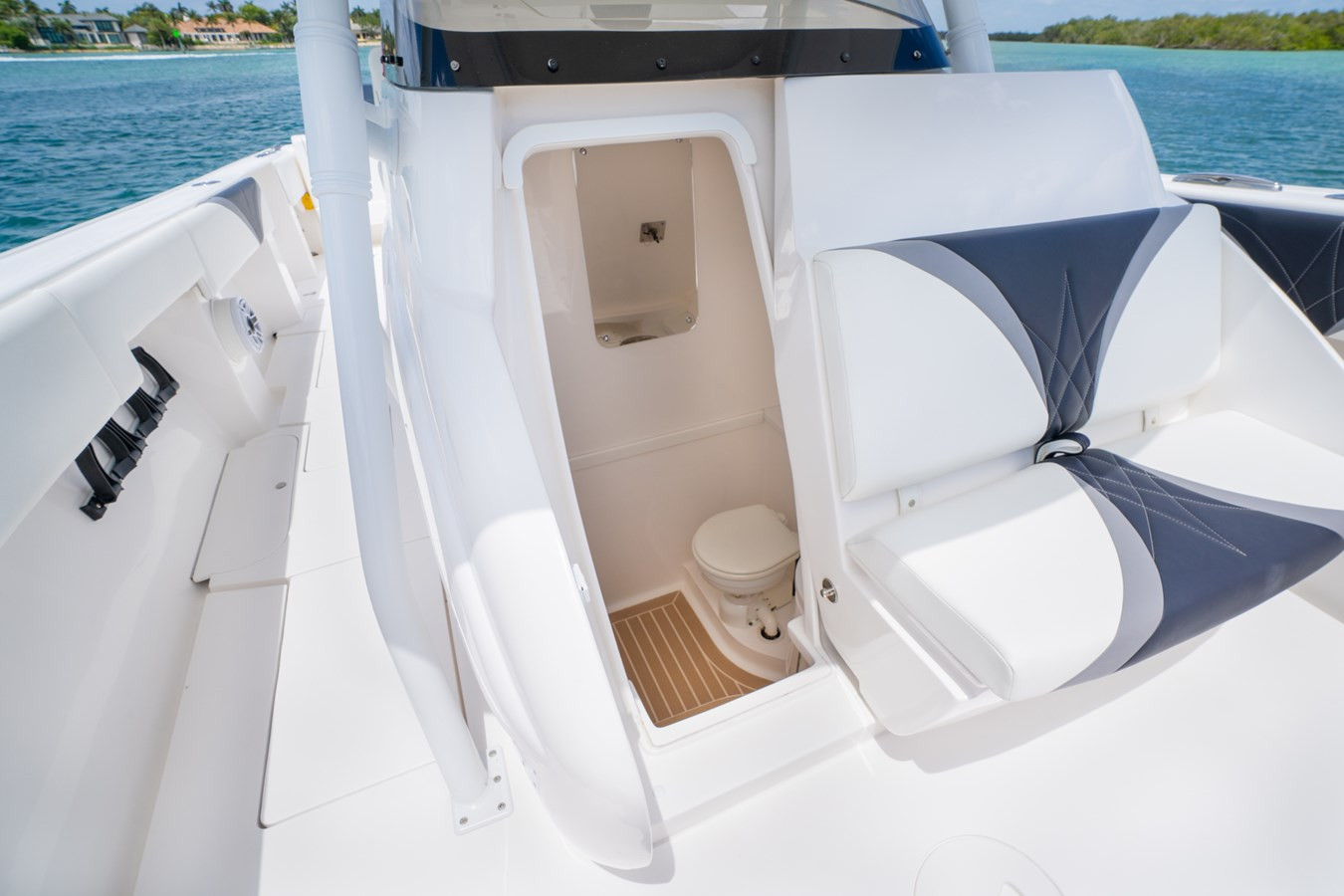 https://arconyachts.ams3.digitaloceanspaces.com/168134/conversions/large_4650394-optimize.jpg