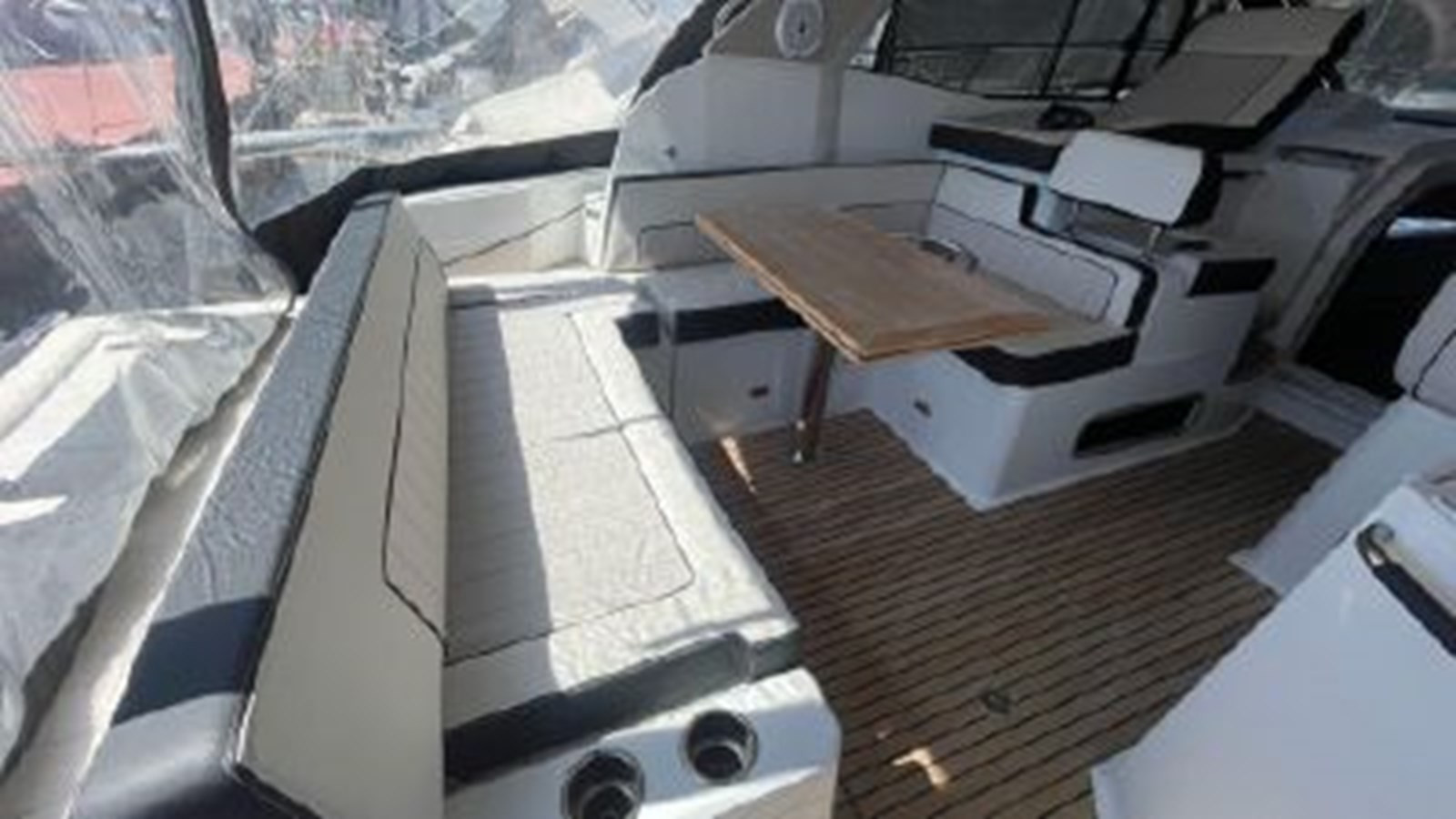 https://arconyachts.ams3.digitaloceanspaces.com/168142/conversions/large_3787034-optimize.jpg