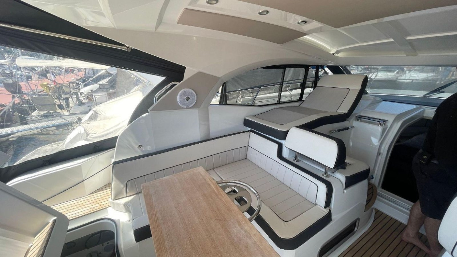 https://arconyachts.ams3.digitaloceanspaces.com/168145/conversions/large_3787036-optimize.jpg