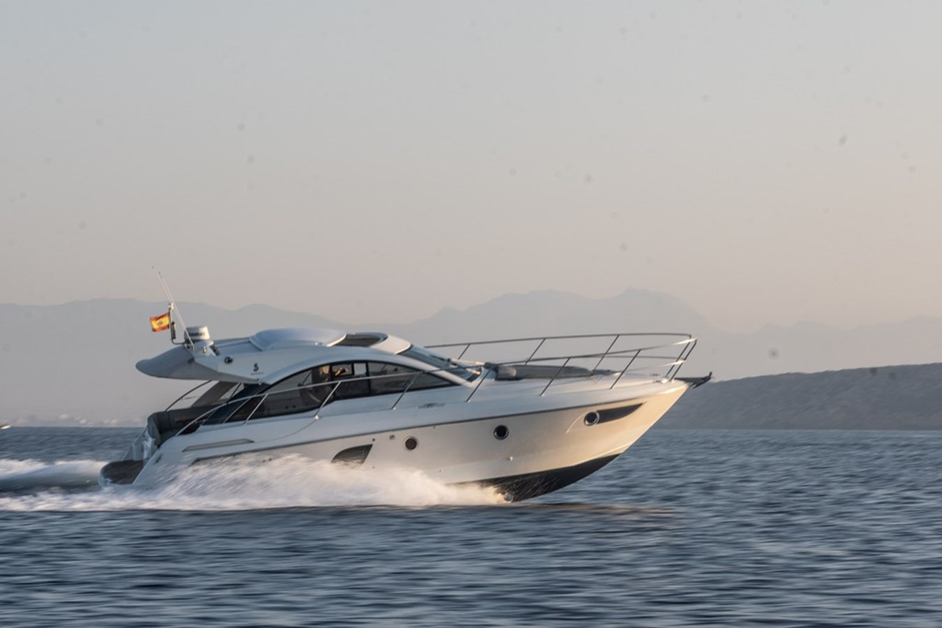 https://arconyachts.ams3.digitaloceanspaces.com/168164/conversions/large_4315030-optimize.jpg