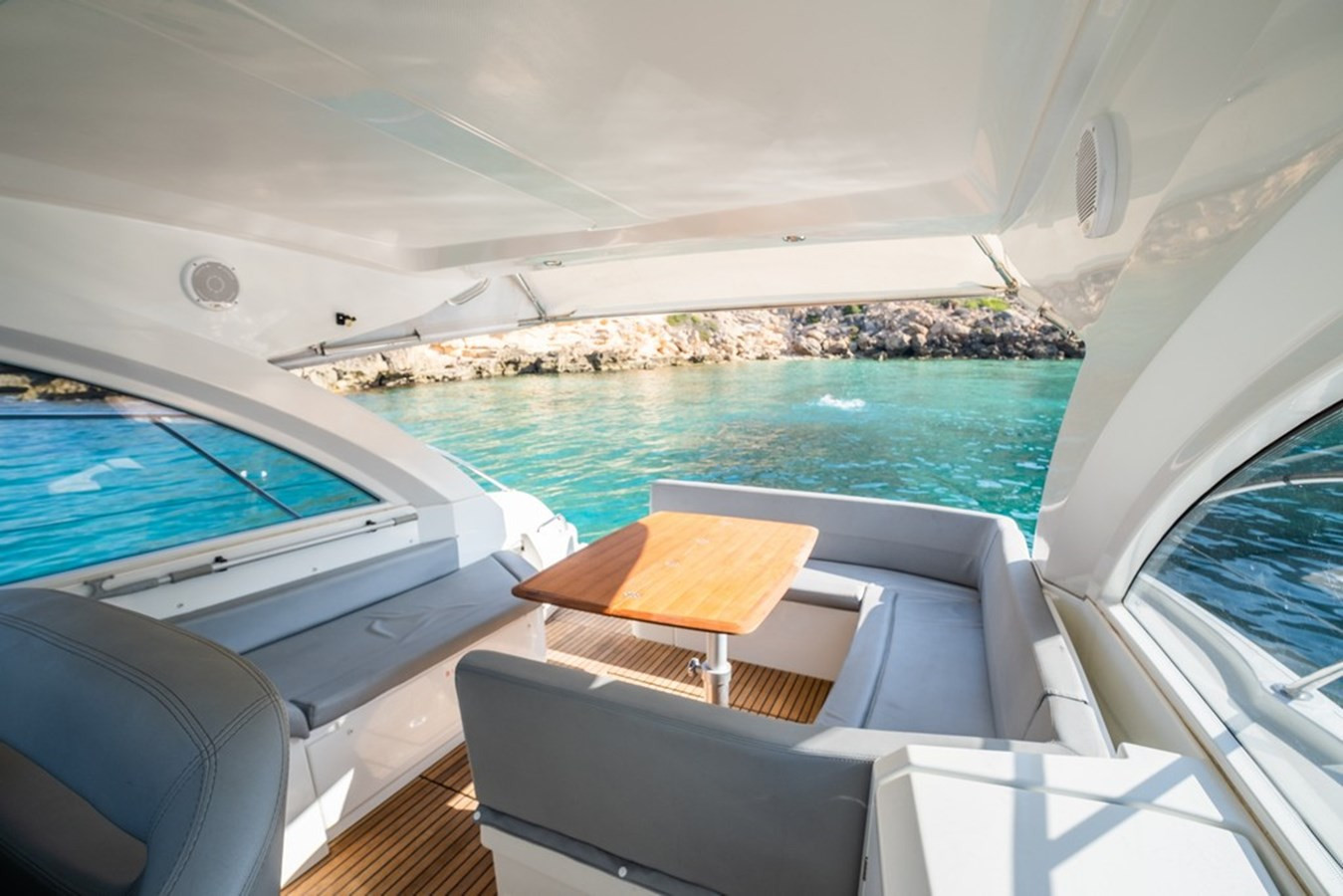 https://arconyachts.ams3.digitaloceanspaces.com/168184/conversions/large_4315050-optimize.jpg
