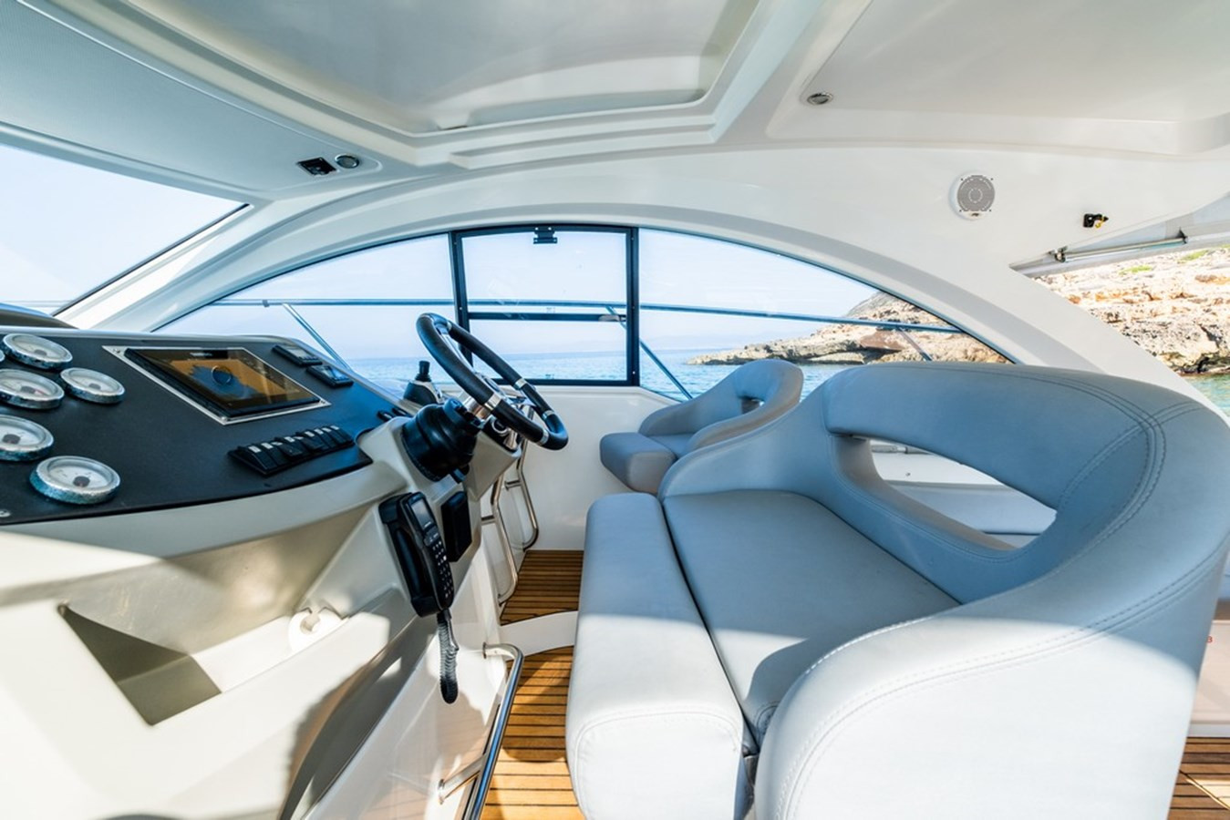 https://arconyachts.ams3.digitaloceanspaces.com/168188/conversions/large_4315052-optimize.jpg