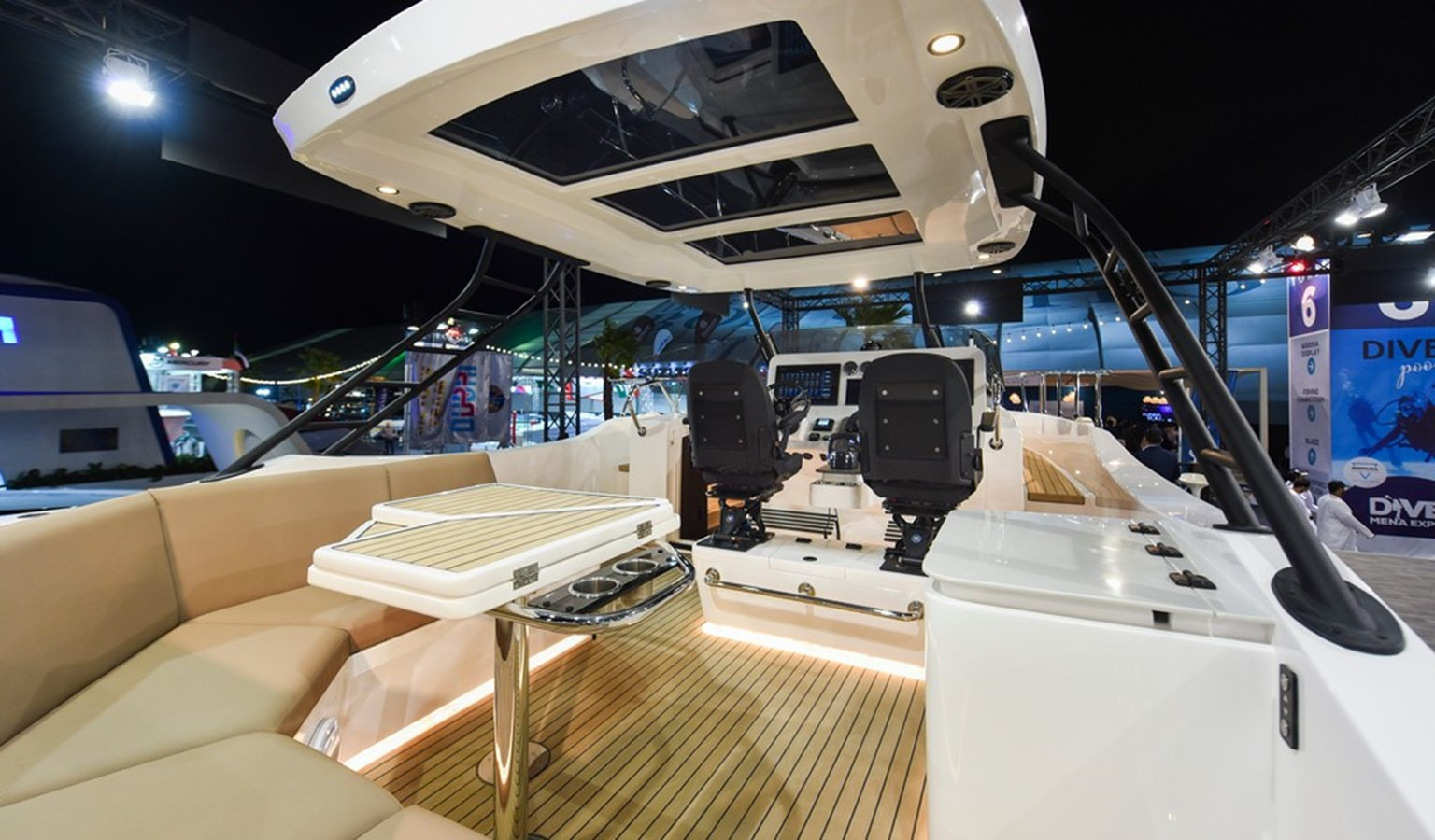 https://arconyachts.ams3.digitaloceanspaces.com/168195/conversions/large_4372646-optimize.jpg