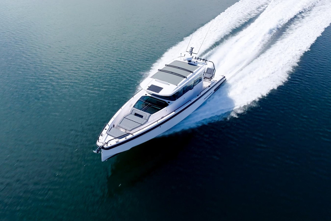 https://arconyachts.ams3.digitaloceanspaces.com/168363/conversions/large_4115461-optimize.jpg