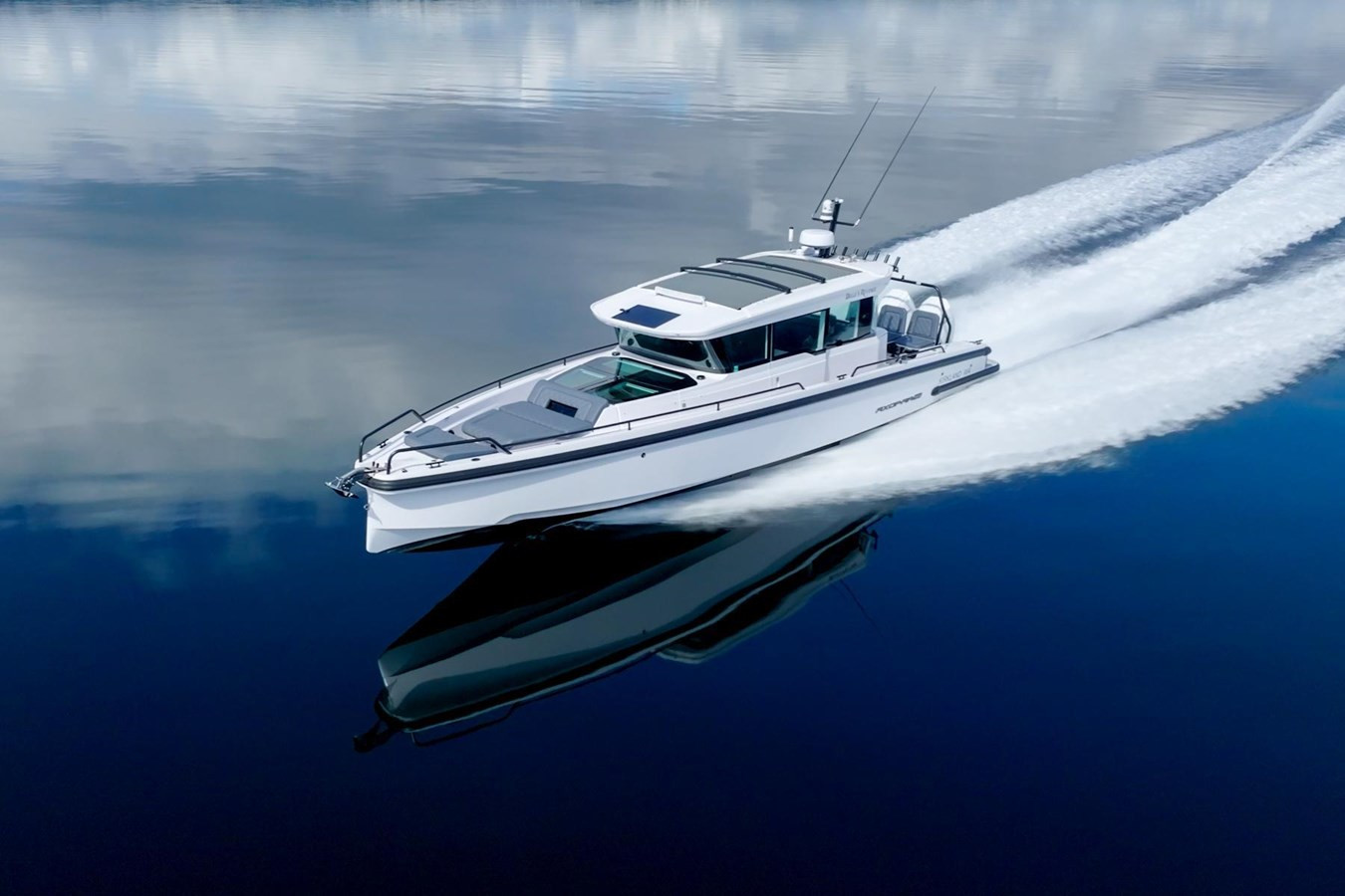 https://arconyachts.ams3.digitaloceanspaces.com/168366/conversions/large_4115462-optimize.jpg