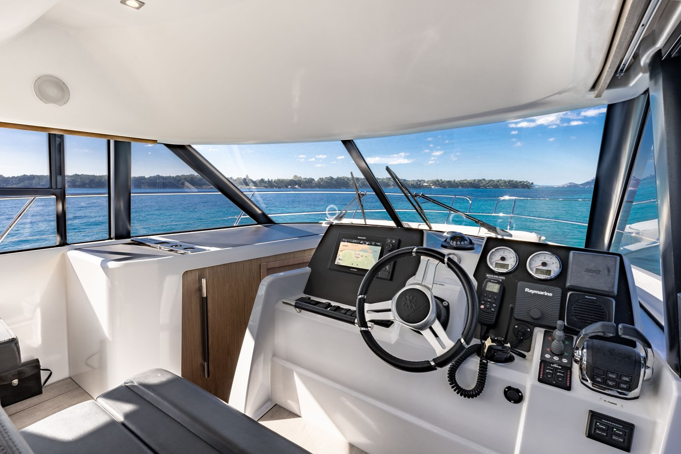 https://arconyachts.ams3.digitaloceanspaces.com/168476/conversions/large_4632123-optimize.jpg