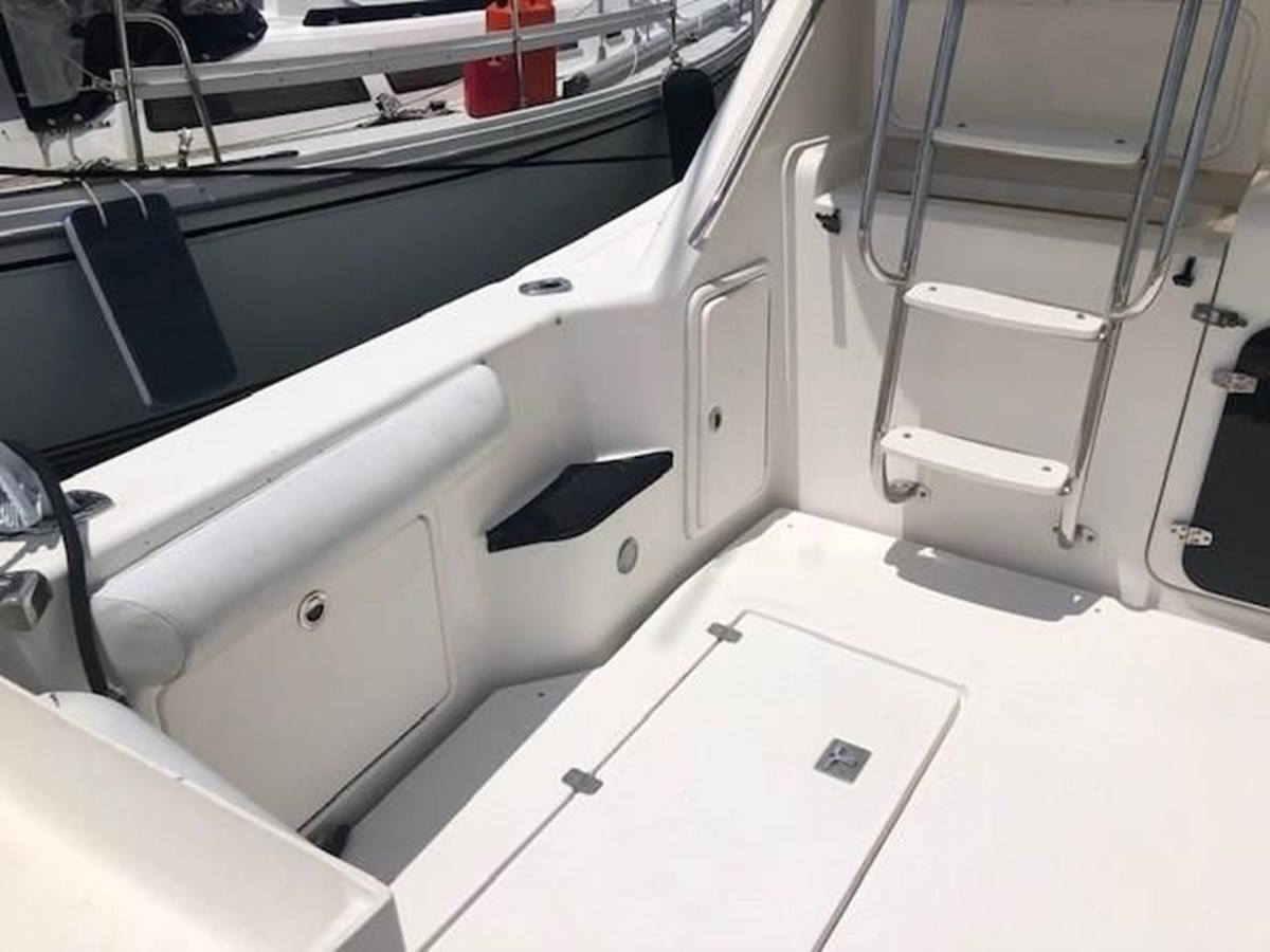 https://arconyachts.ams3.digitaloceanspaces.com/168477/conversions/large_4235153-optimize.jpg