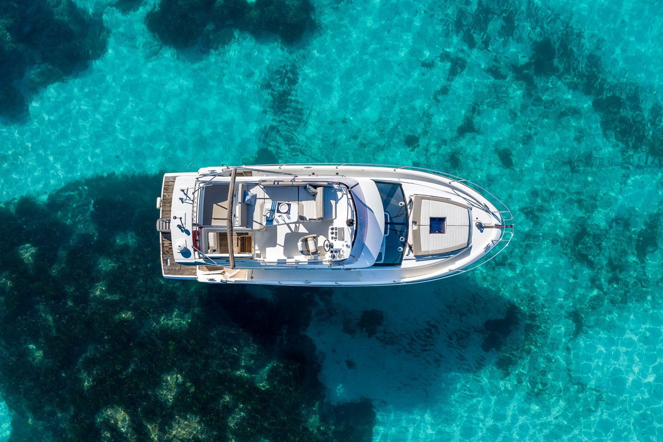 https://arconyachts.ams3.digitaloceanspaces.com/168575/conversions/large_4632154-optimize.jpg