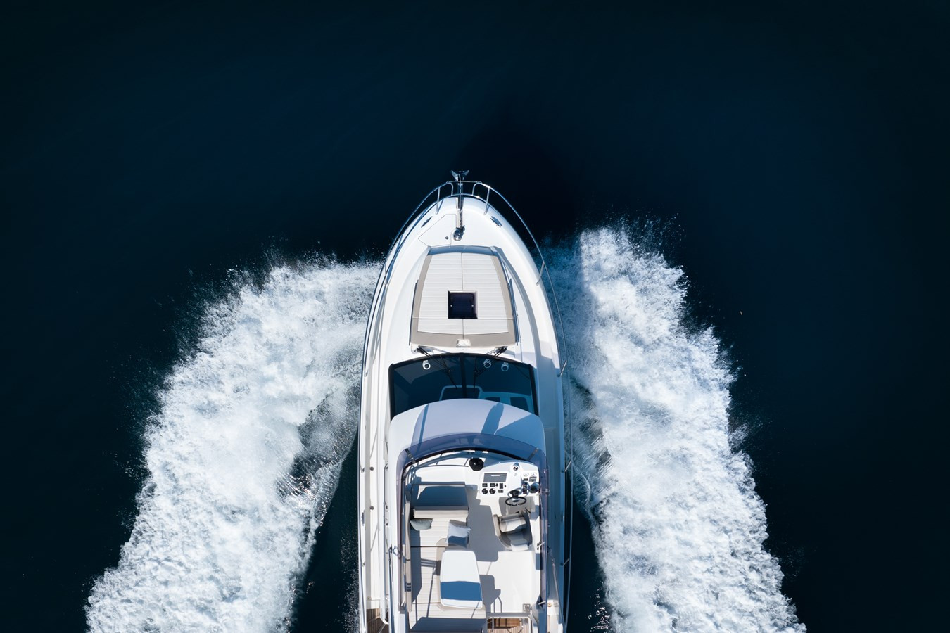 https://arconyachts.ams3.digitaloceanspaces.com/168601/conversions/large_4632165-optimize.jpg