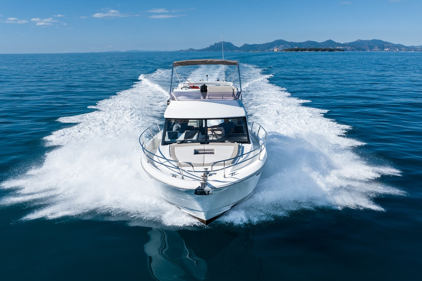 https://arconyachts.ams3.digitaloceanspaces.com/168604/conversions/large_4632166-optimize.jpg