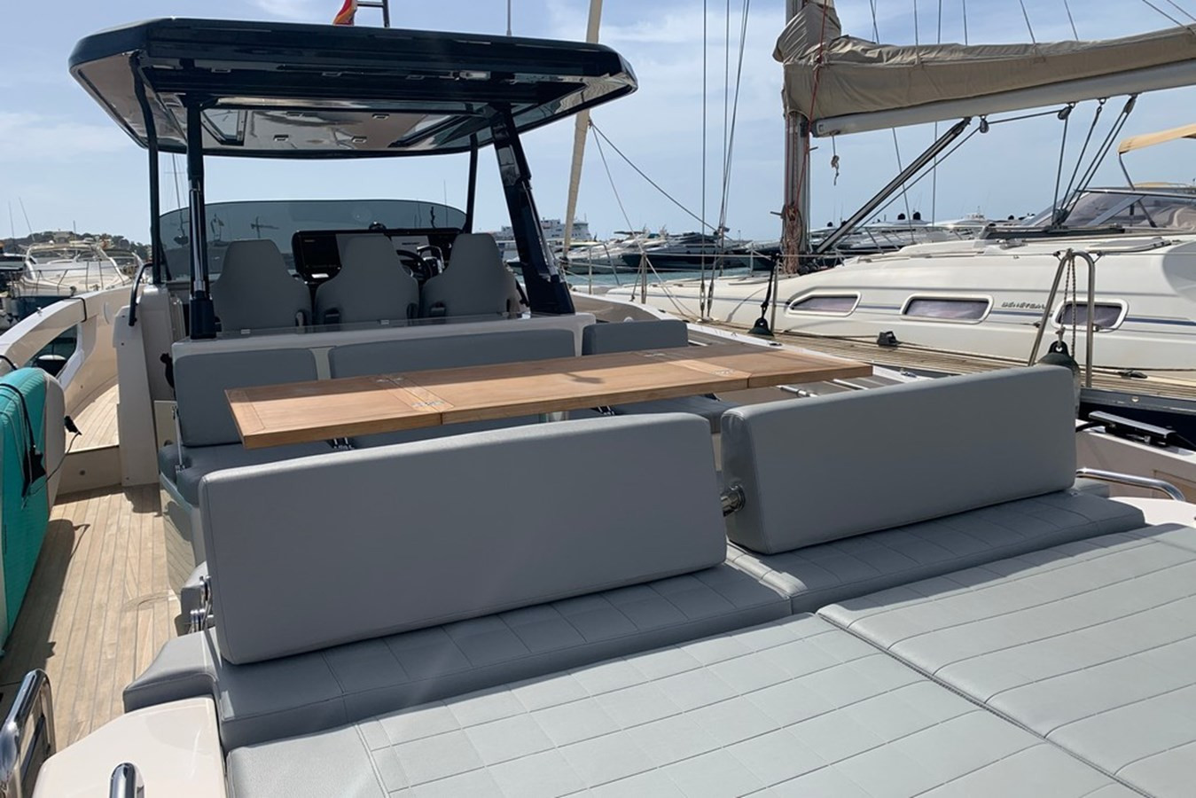 https://arconyachts.ams3.digitaloceanspaces.com/168729/conversions/large_4381966-optimize.jpg