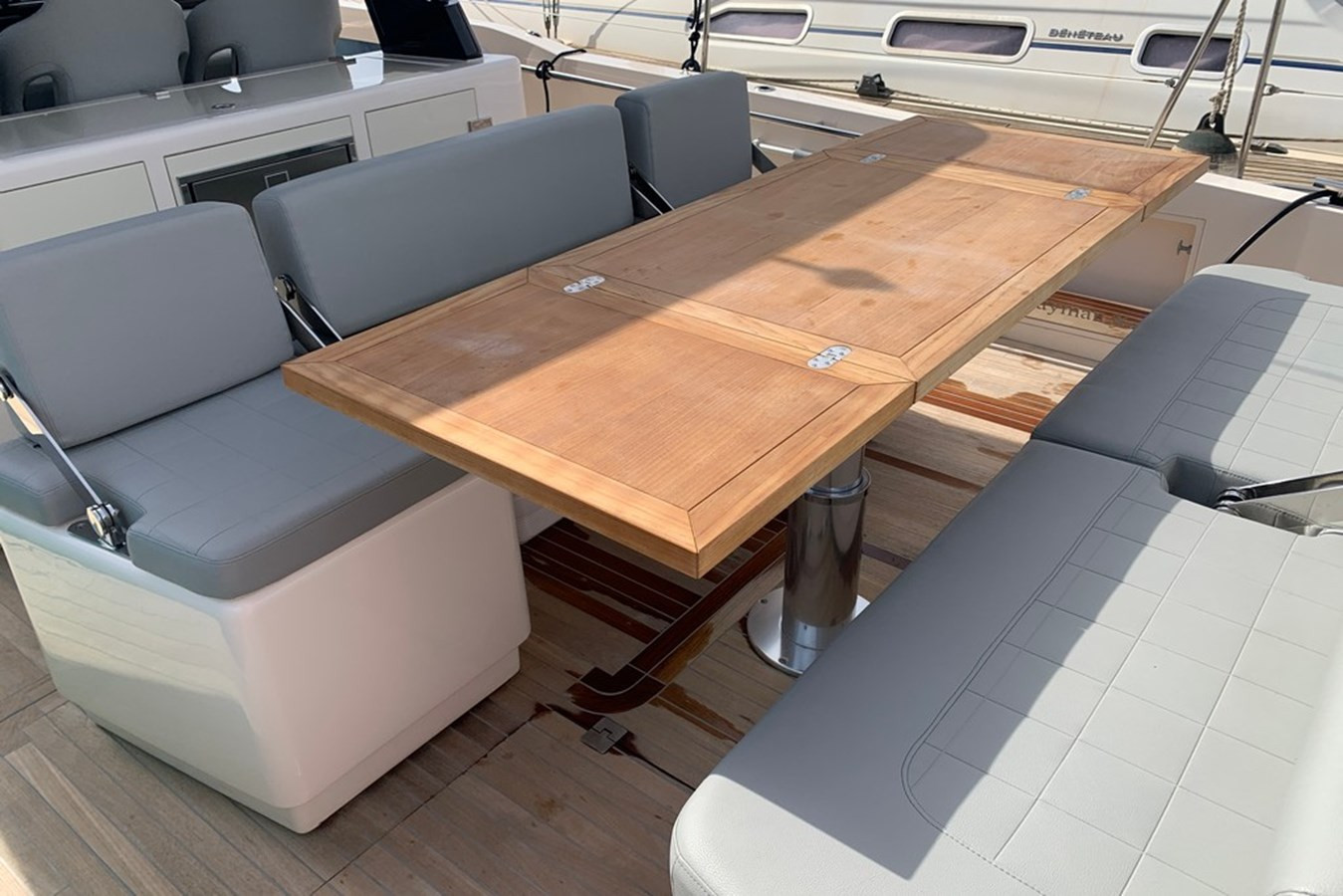 https://arconyachts.ams3.digitaloceanspaces.com/168733/conversions/large_4381968-optimize.jpg