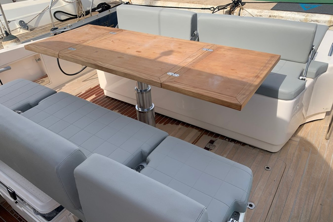 https://arconyachts.ams3.digitaloceanspaces.com/168756/conversions/large_4381978-optimize.jpg
