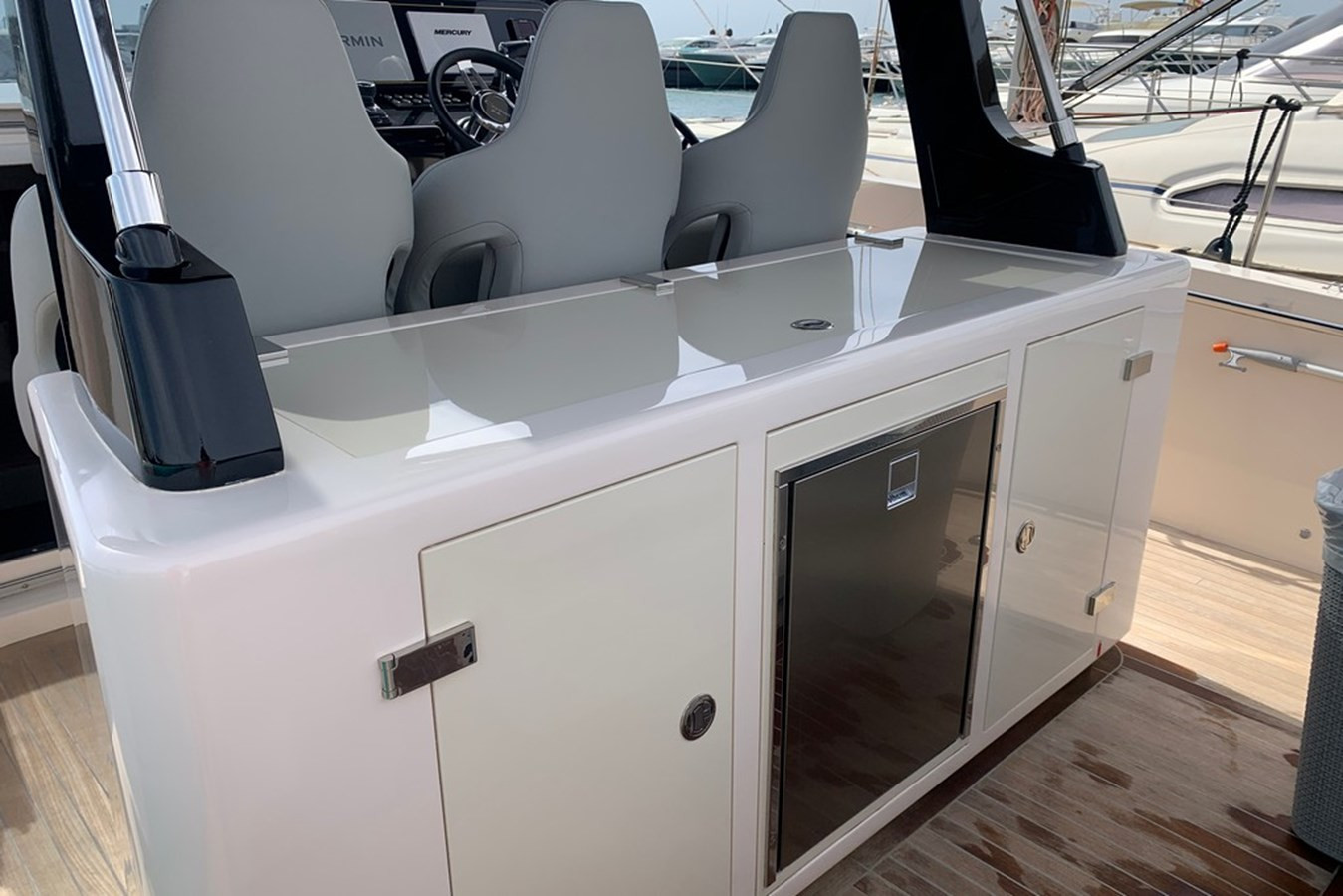 https://arconyachts.ams3.digitaloceanspaces.com/168759/conversions/large_4381979-optimize.jpg
