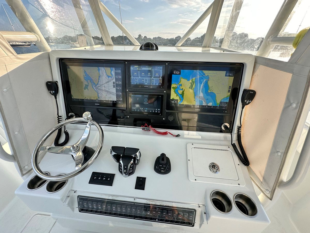 https://arconyachts.ams3.digitaloceanspaces.com/168805/conversions/large_4395407-optimize.jpg